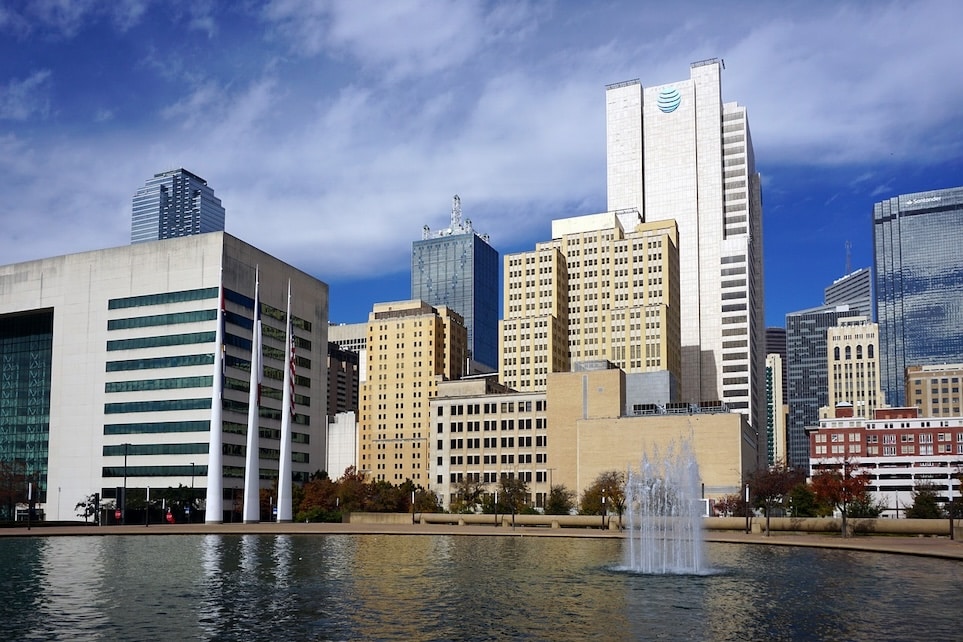 360clean-dallas-texas-commercial-cleaning-franchise-location-janitorial-services-dallas-skyline